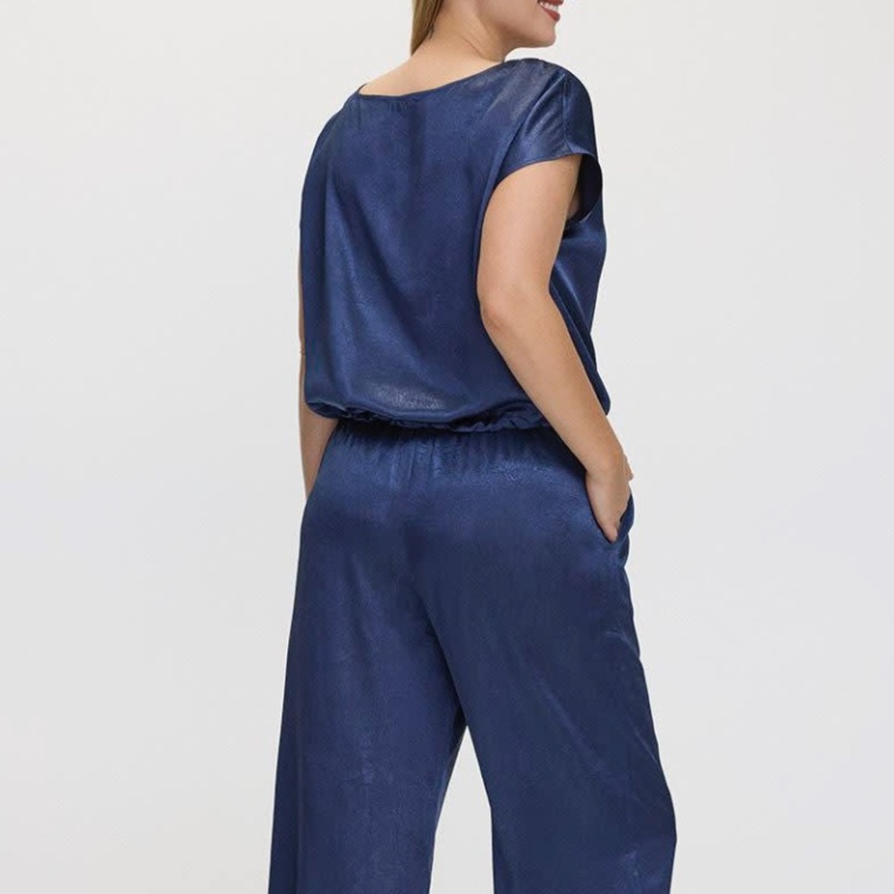 Elegant Blue Satin Top - Picture 3 of 10
